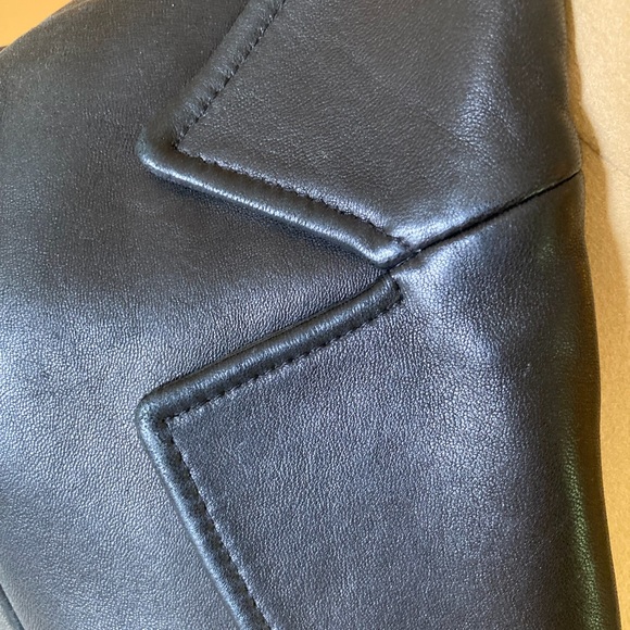 Nordstrom Classiques Entier women’s like new black leather jacket, size 4 - Picture 4 of 10